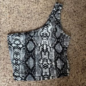One shoulder snakeskin print crop top